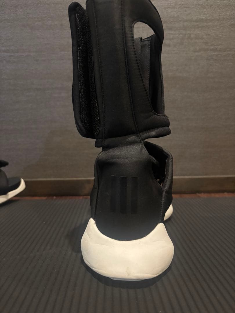 リックオウエンス　× アディダス