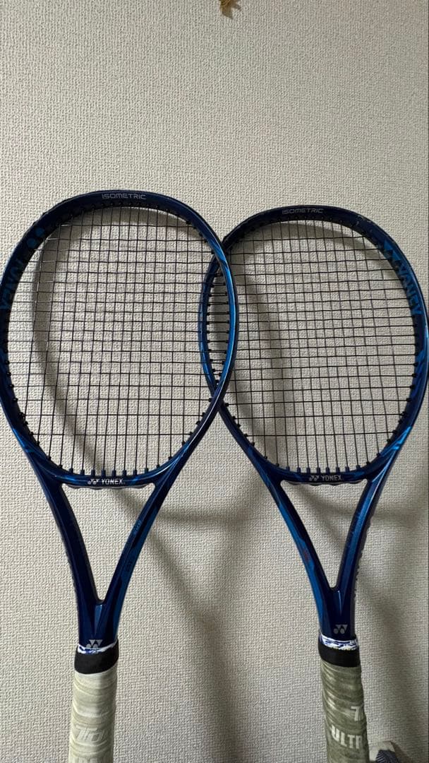 テニスラケット　YONEX EZONE98 2本セット