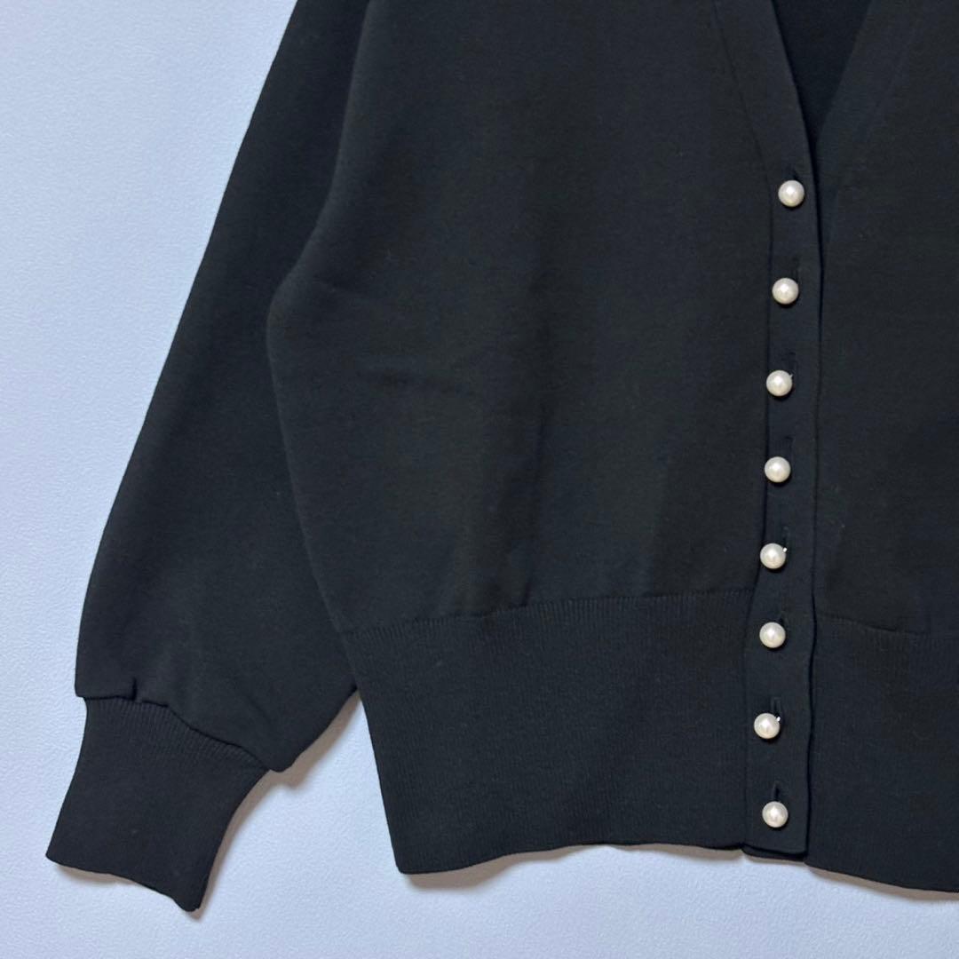未使用　BEARDSLEY パールボタンカーディガン　BLACK FREE