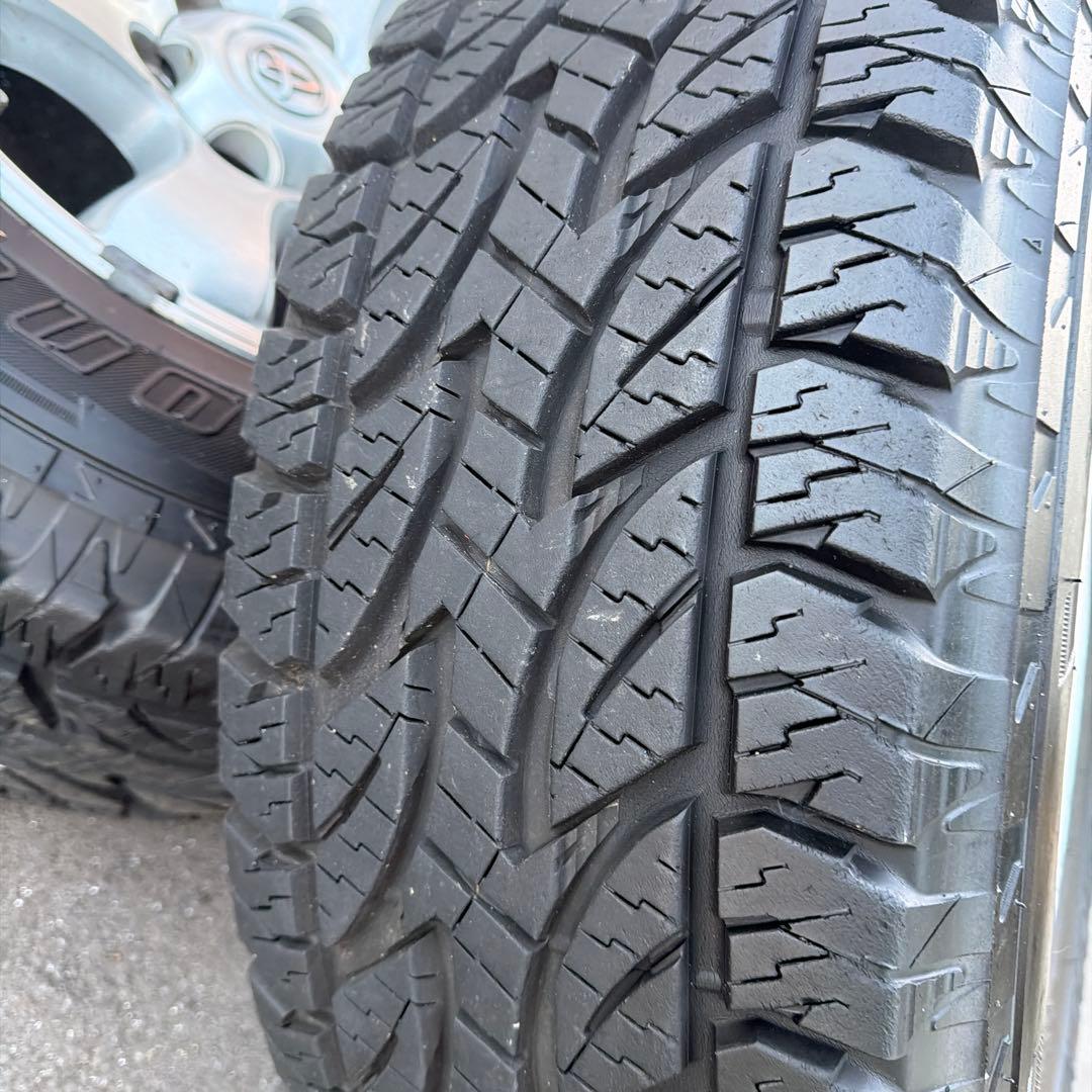 激安価格！　トヨタ 17インチ オフロード タイヤ・ホイールセット