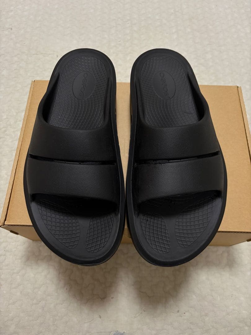 OOFOS/ ウーフォス サンダル 厚底 リカバリーウーメガ ウーアー 28cm