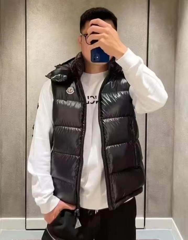 極美品 モンブラン 黒 ダウンベスト フード付き~~