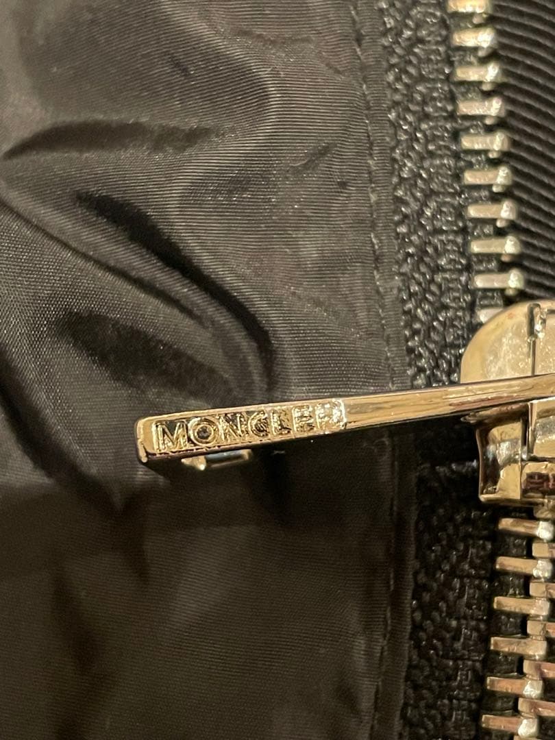 MONCLER モンクレール　ブラック ブルゾン　サイズ2 訳あり　美品