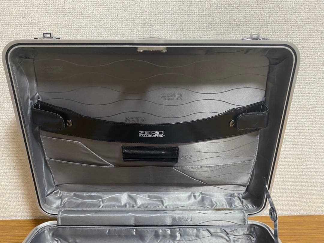 【BLACK FRIDAY】特売！ゼロハリアタッシュケース（ライトブルー）