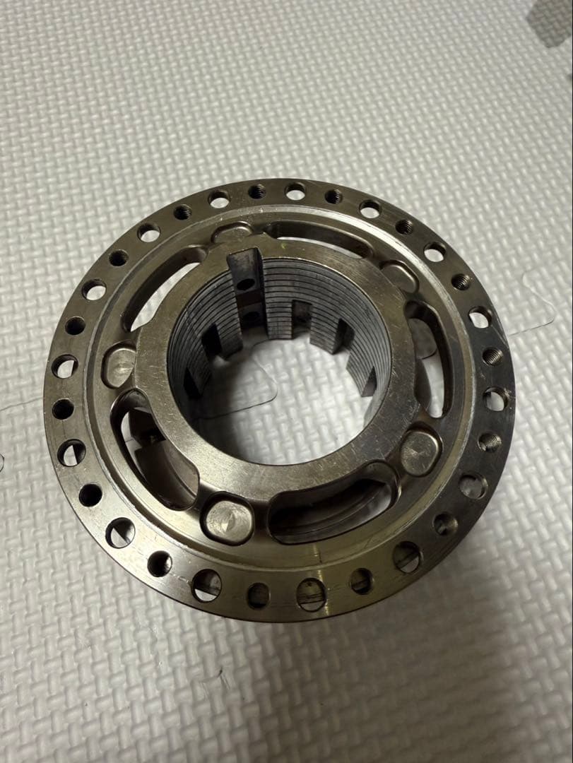 レーシングカートフローティングスプロケットハブ「翼-AKIRA-」