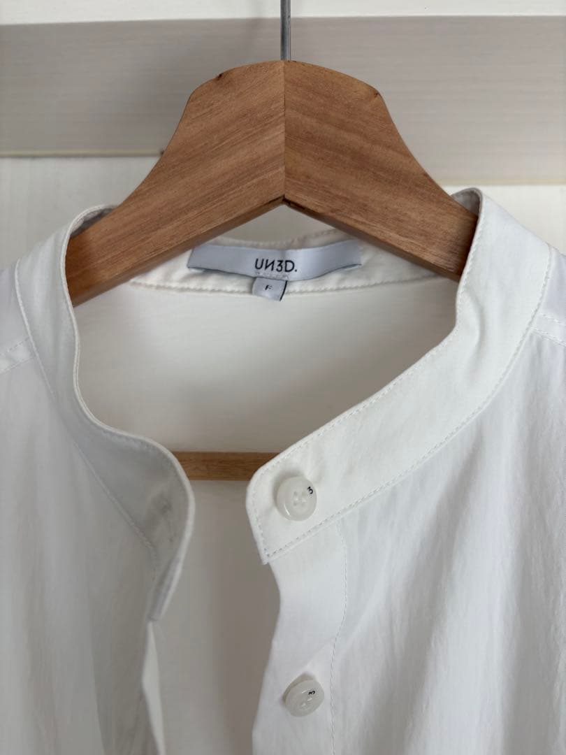 UN3D. ホワイト長袖シャツ