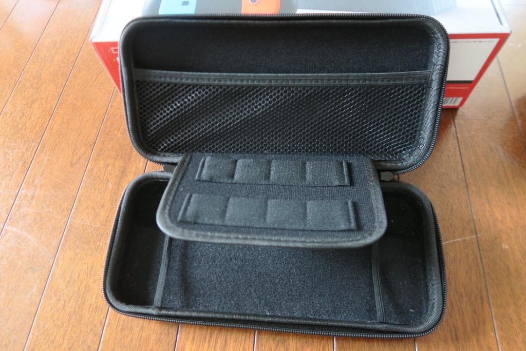 ★動作品　Switch本体　持運びケース付き