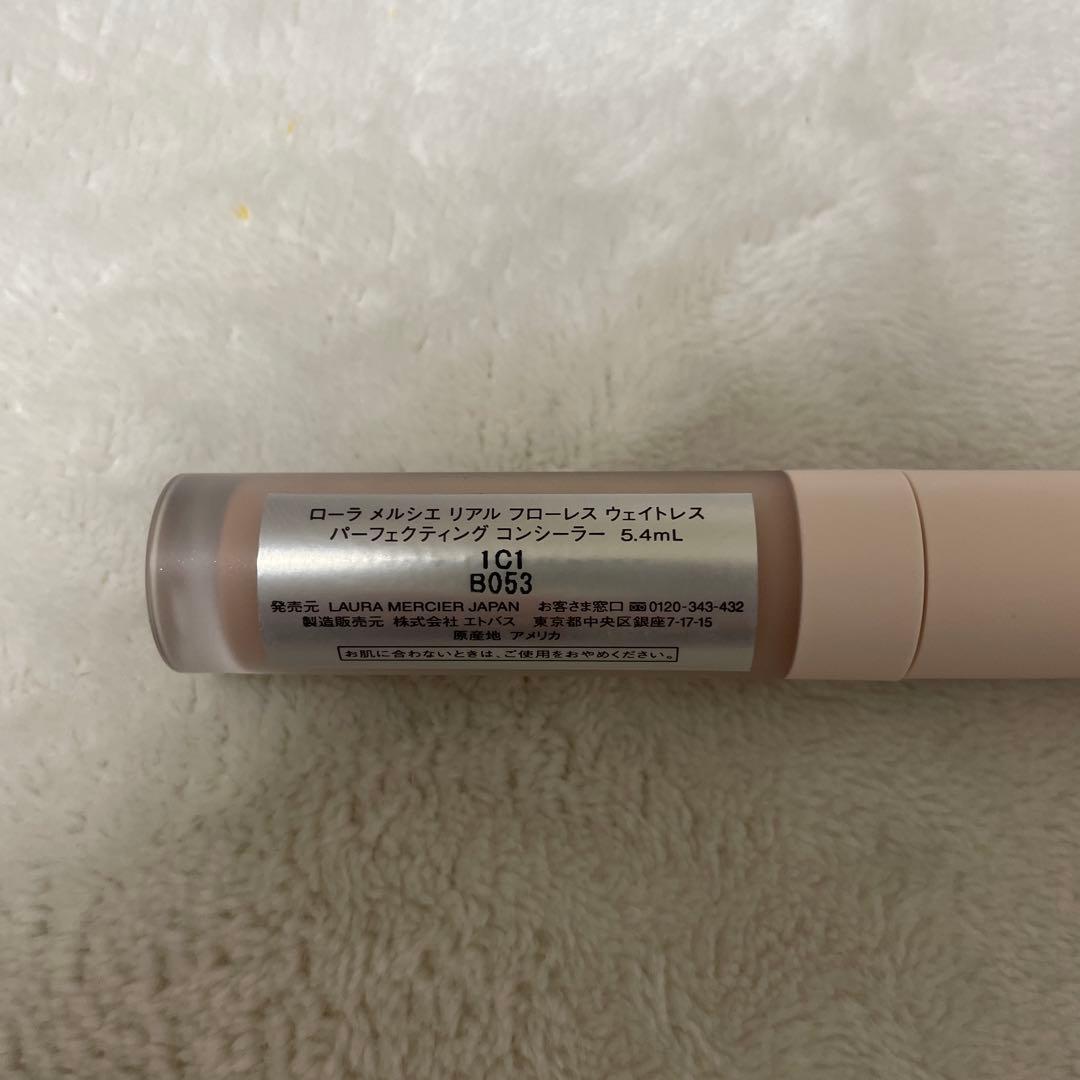 ローラメルシエ リアルフローレスウェイトレスパーフェクティングファンデーション