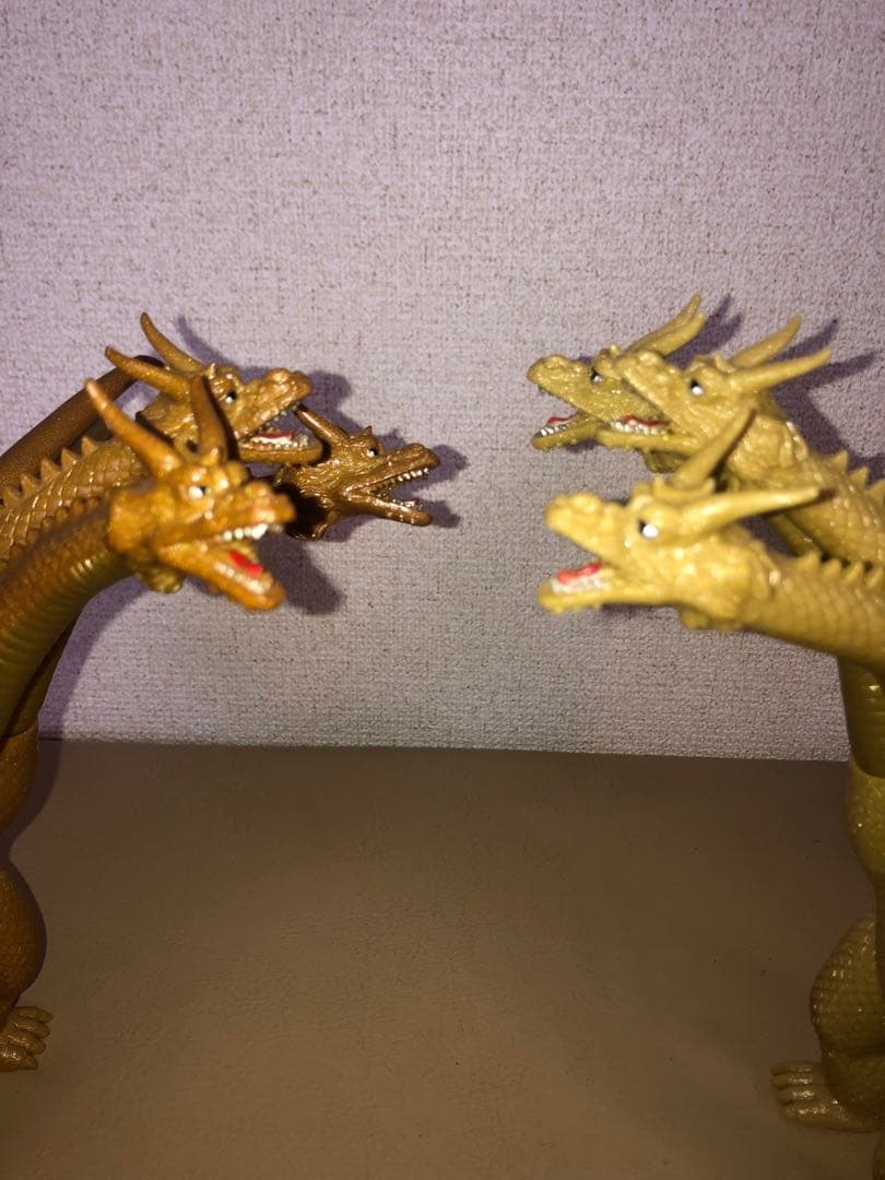 キングギドラ フィギュア⭐️レア色違い⭐️貴重な2本つの⭐️歴代怪獣ボックス版　ゴジラ
