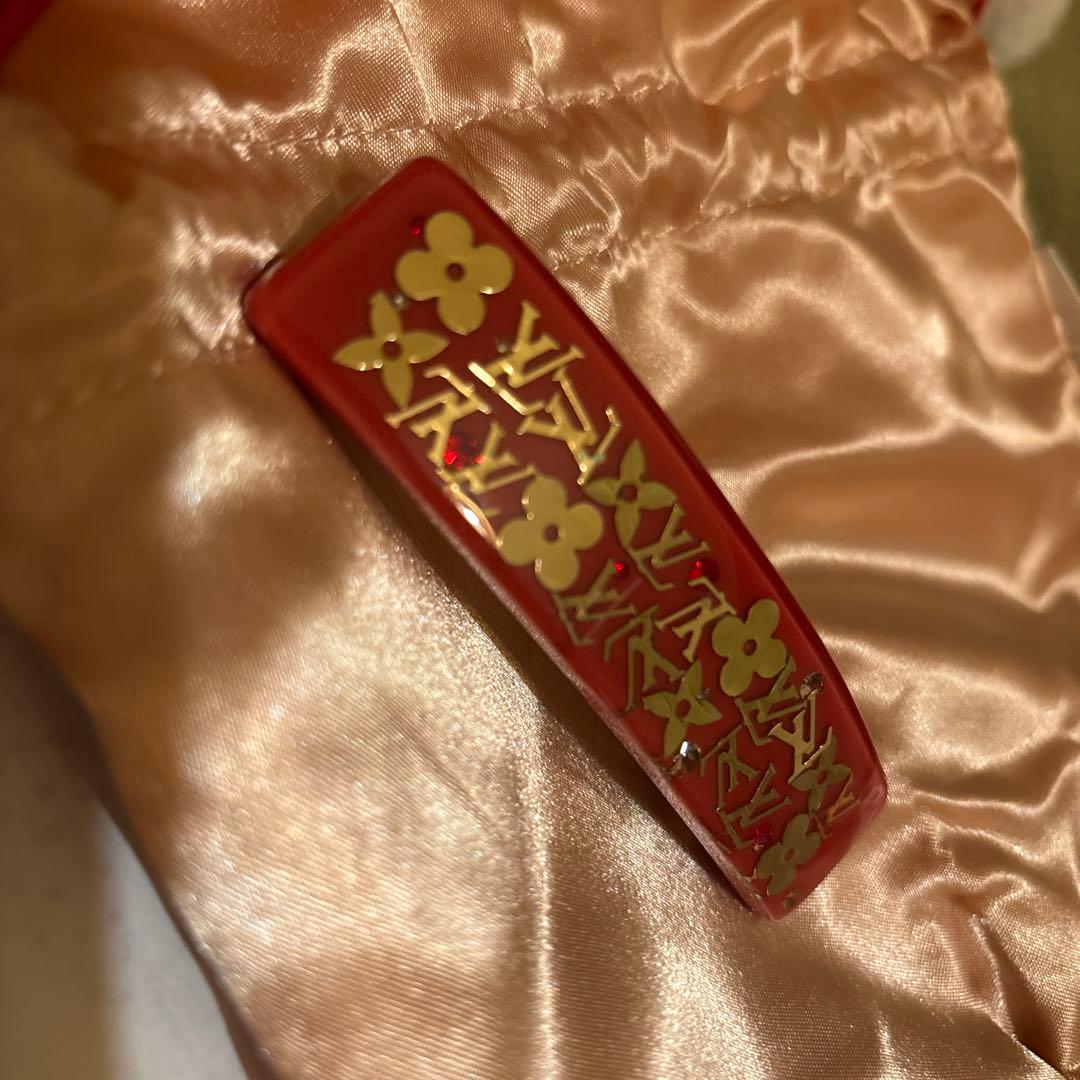 ゆうルイヴィトン　ヘア　バレッタ　レッド