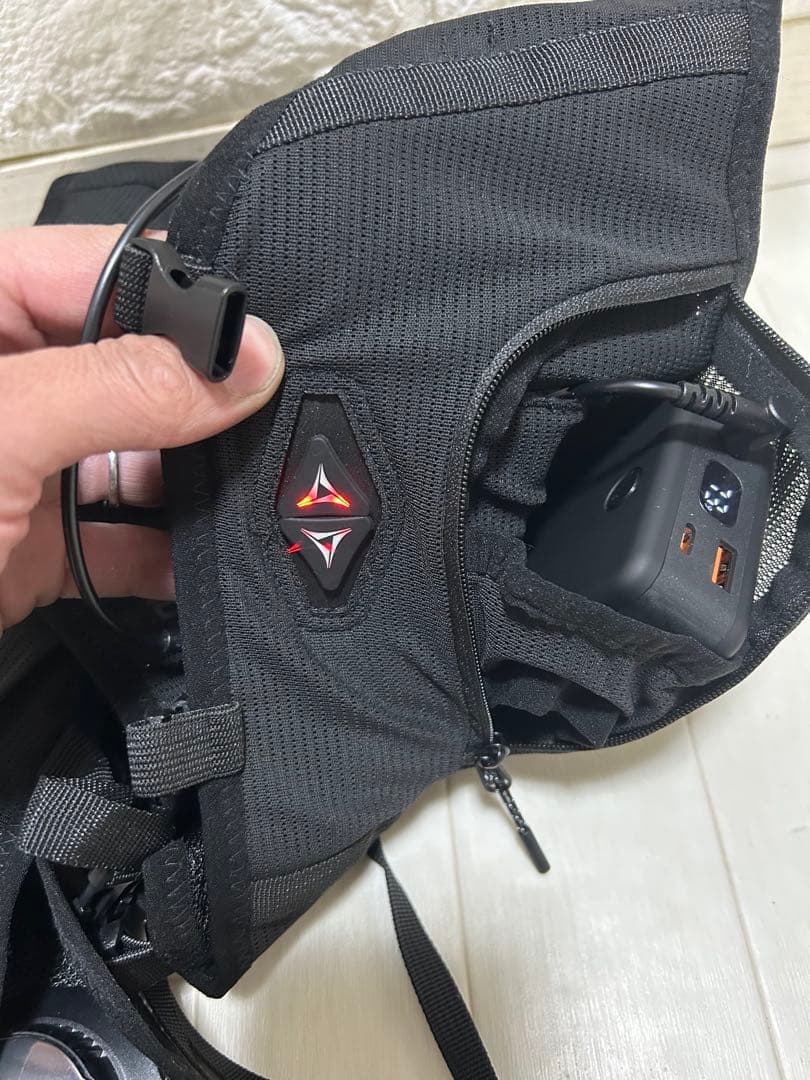 ワークマン ウィンドコア ペルチェベスト PRO2 冷暖房服 オールシーズン対応