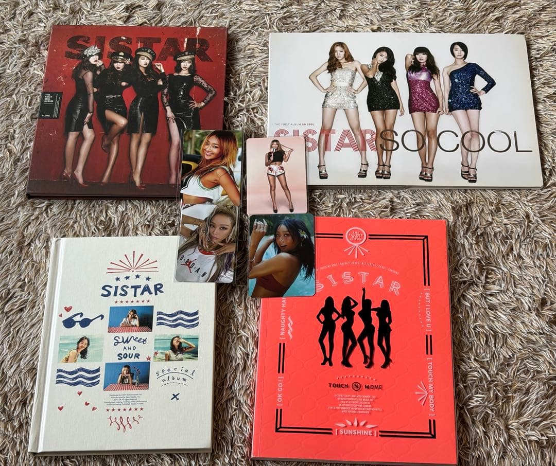 SISTAR 4つアルバム と HYOLYN トレカセット‼️