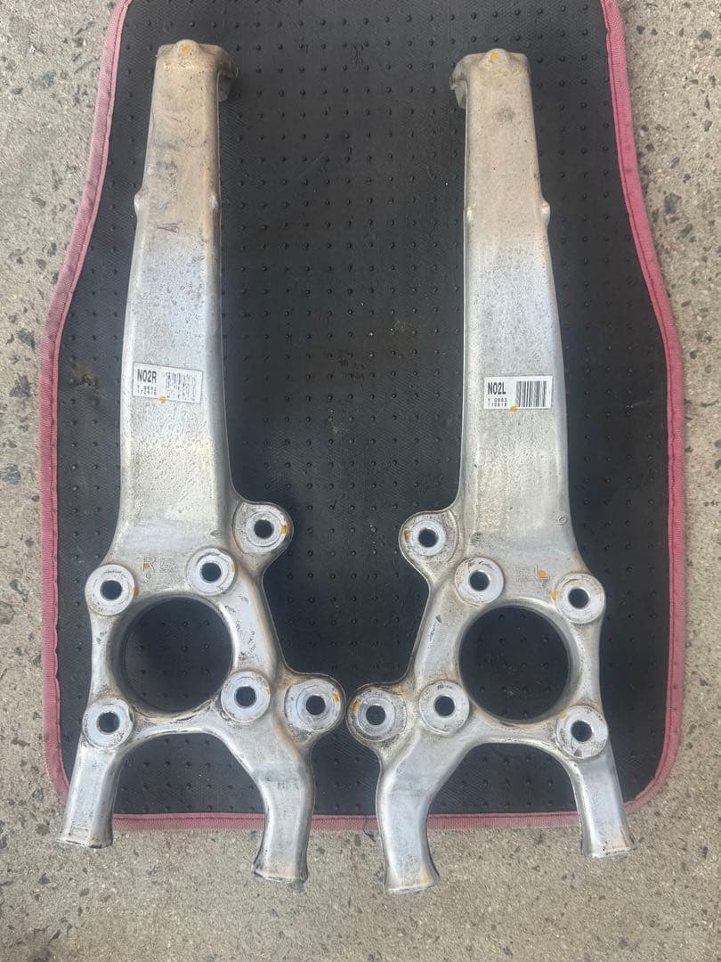 21クラウン純正ナックル　レクサス等