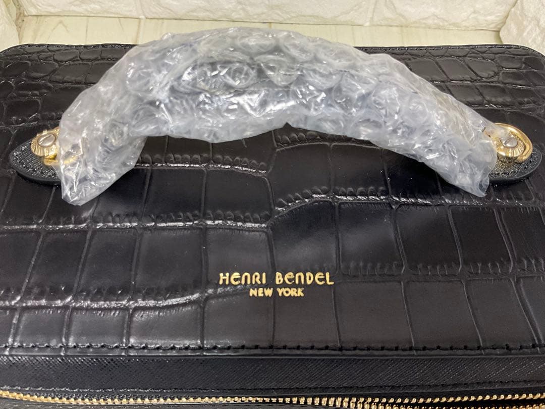 セール　ヘンリベンデル　黒 クロコダイル風 トレインバック　未使用品