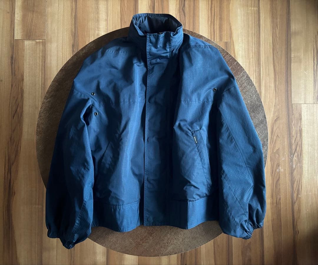 【美品】バレンシアガ 厚手 ナイロン ジャケット 短丈 ネイビー