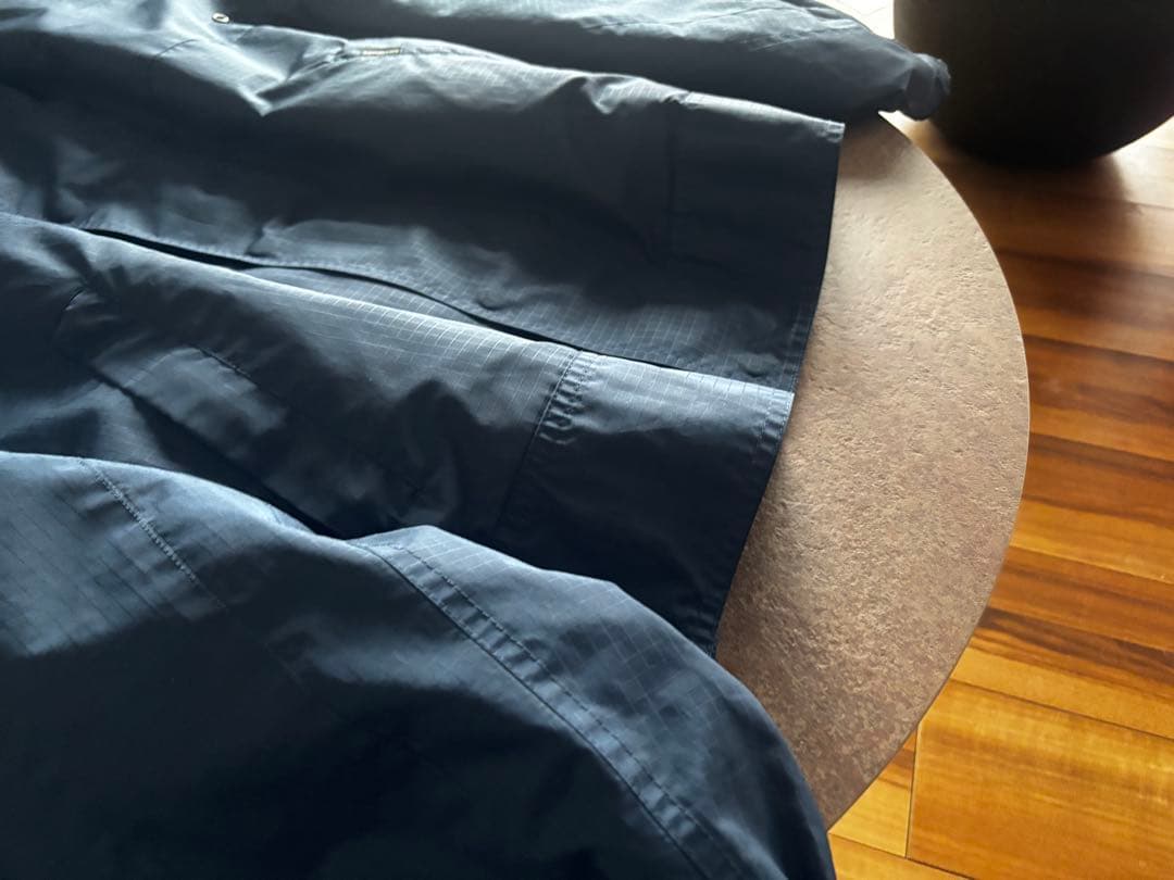 【美品】バレンシアガ 厚手 ナイロン ジャケット 短丈 ネイビー