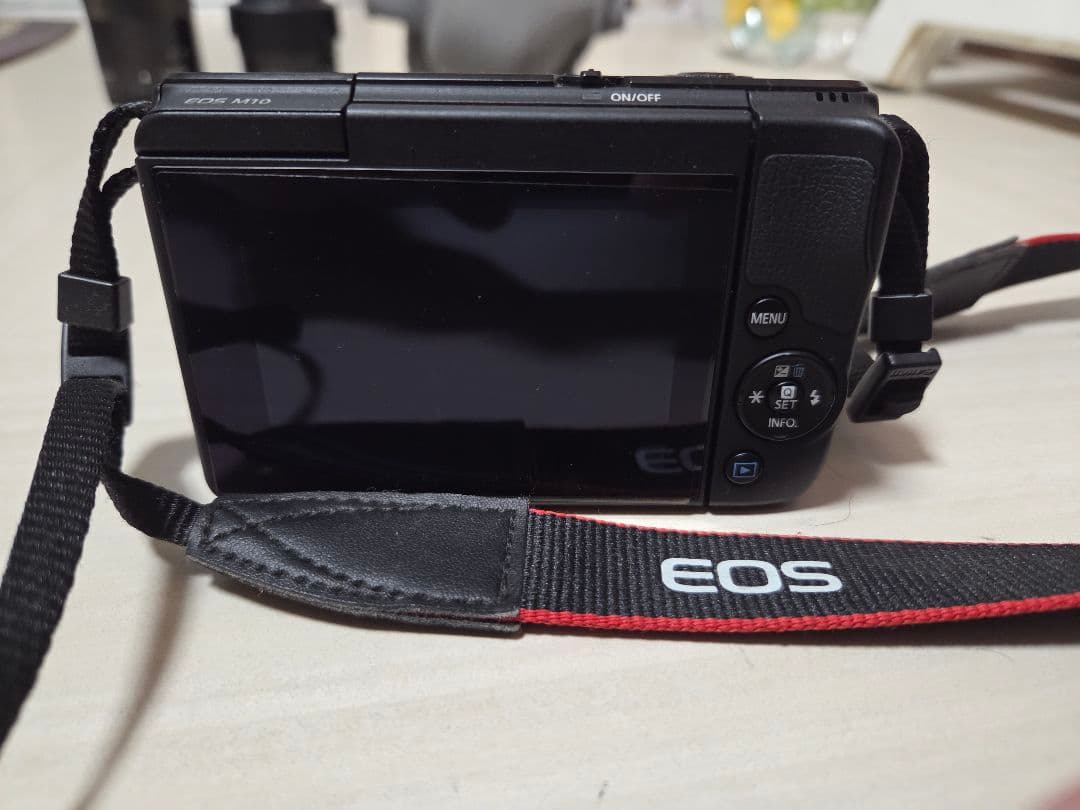 Canon EOS M10 ミラーレスカメラ ダブルズームキット+単焦点レンズ