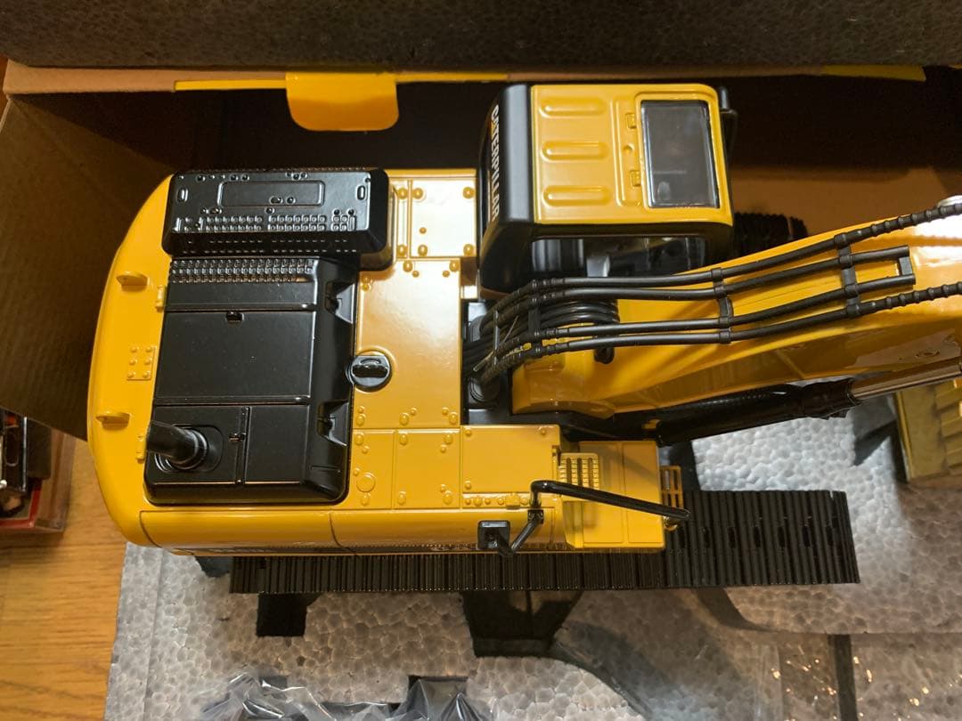 新品未使用1/20 CAT CATERPILLAR 330D L RADIO