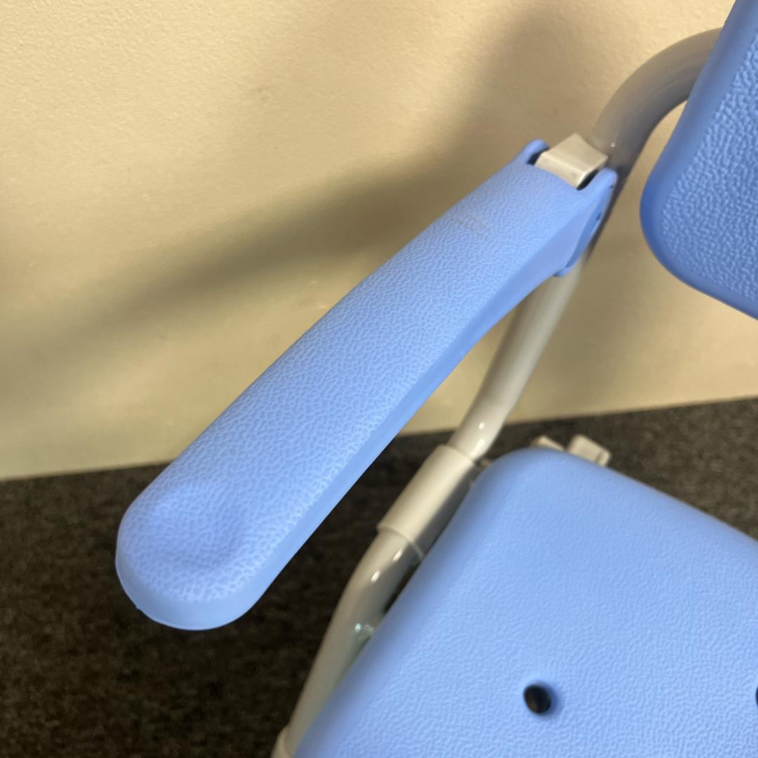 ほぼ未使用　パナソニック　折りたたみ式　入浴用椅子　PN-L41831