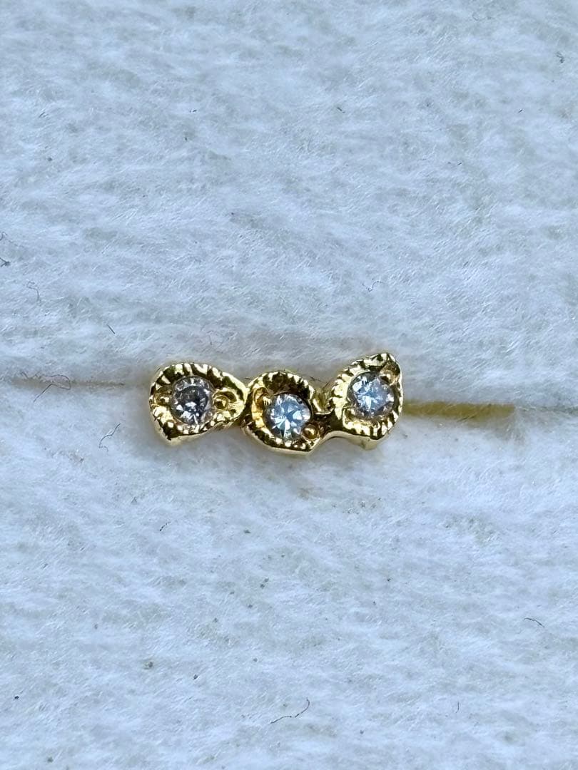 monaka jewelleryモナカジュエリー3連ダイヤピアスキャッチ無し