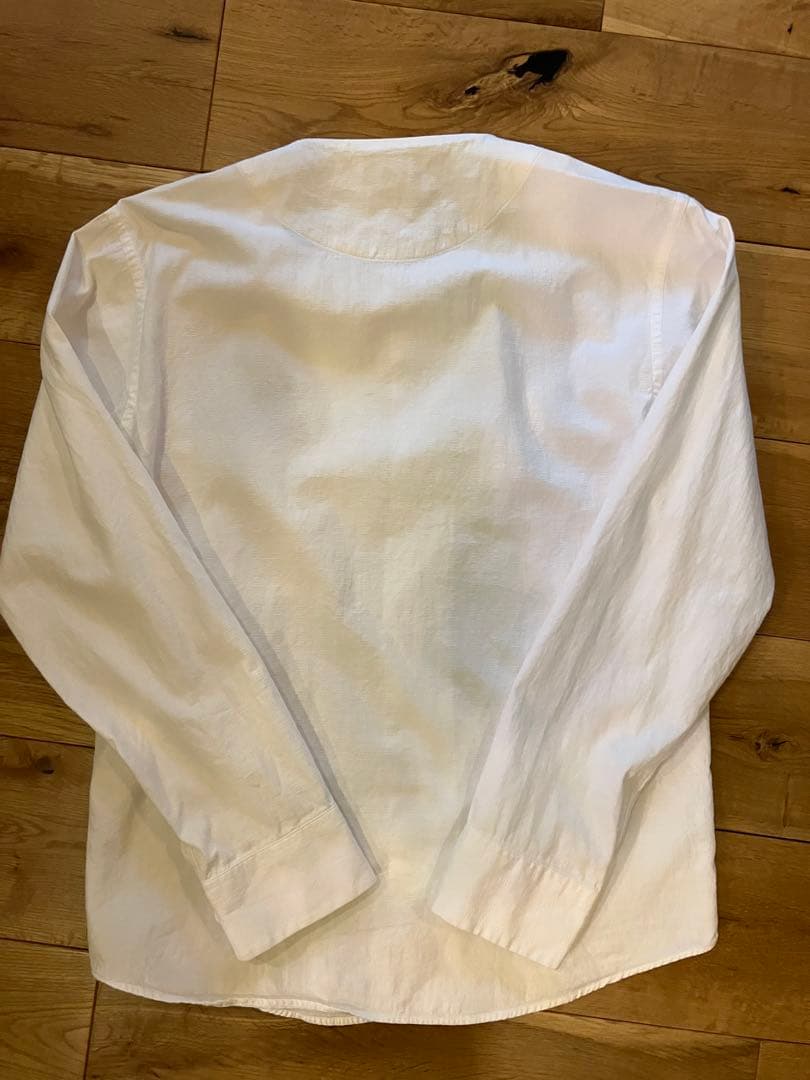 calee キャリー　ノーカラーシャツ　ホワイト　美品　S