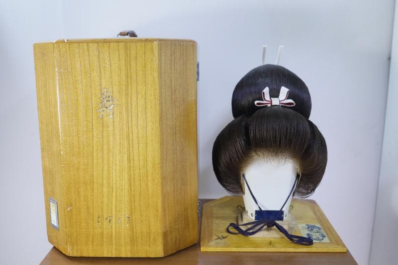 ◆文金高島田　しげもりかつら　人気の栗色　5号　◆かつら用中古ケース付き①