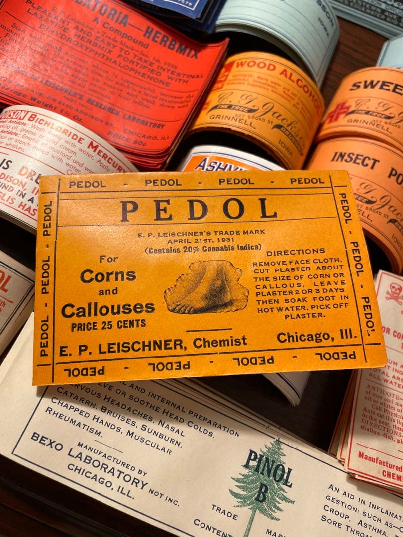 海外　ファーマシーラベル　54種各一枚計54枚　➕薬袋一枚　ヴィンテージ　ラベル