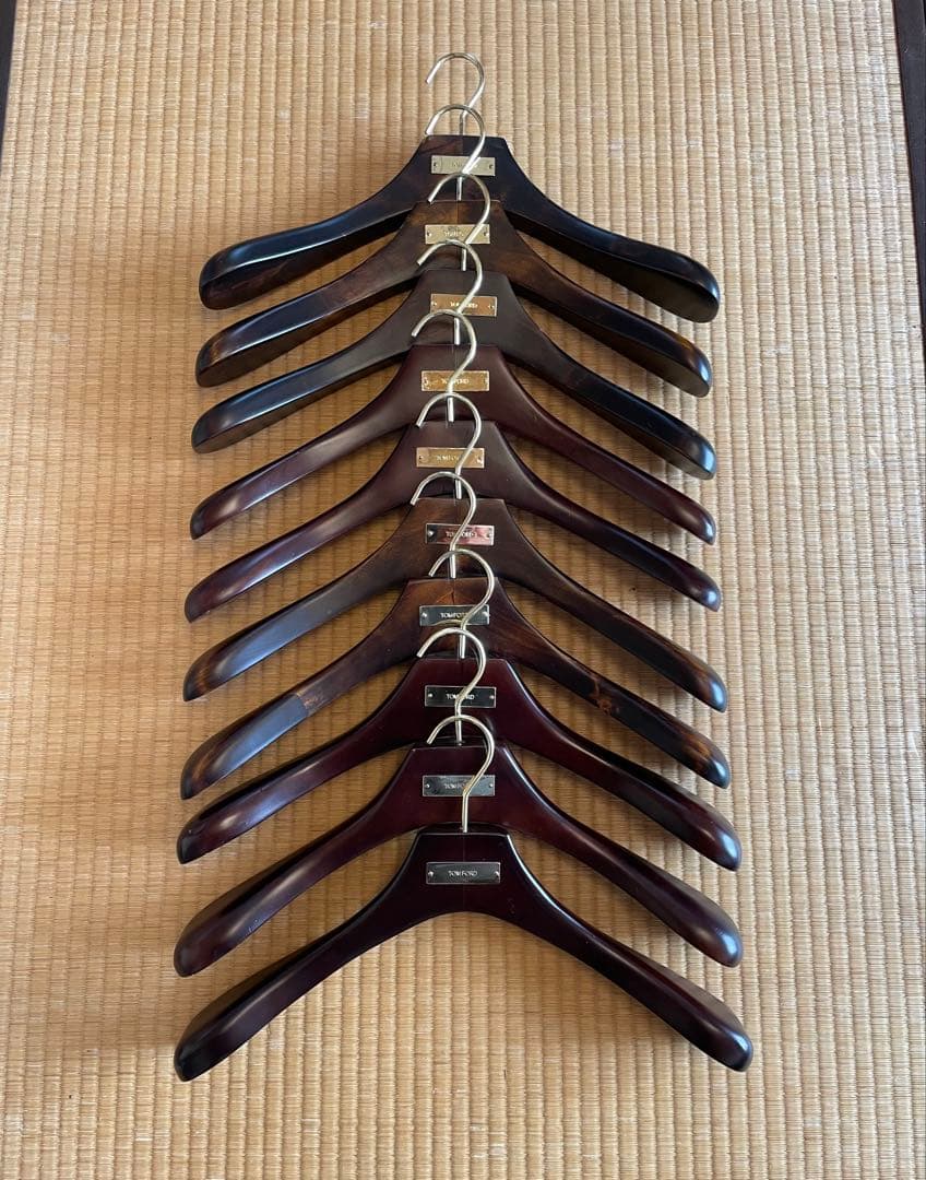 トムフォード　木製衣類ハンガー 10本セット