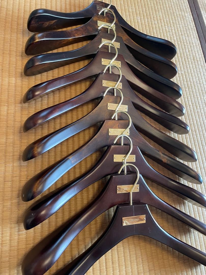 トムフォード　木製衣類ハンガー 10本セット