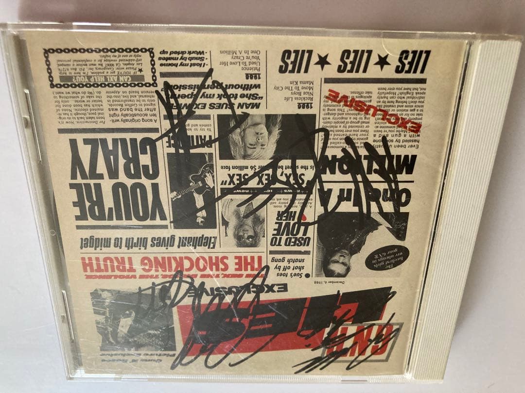 レアGuns N' Roses サインCD ガンズアンドローゼズ　アクセルローズ