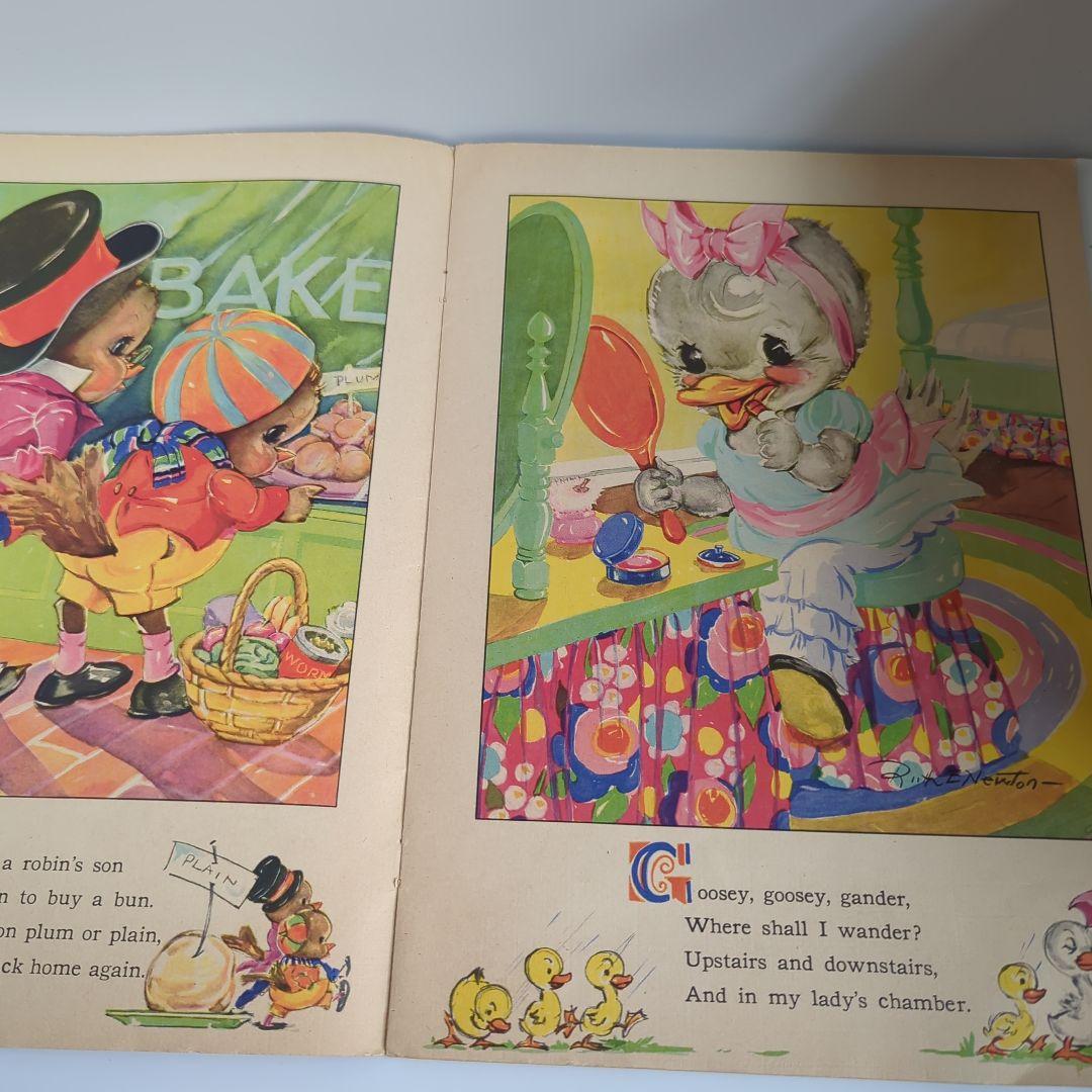 A.Kです　　ビンテージ絵本　ルースニュートン2点おまとめです