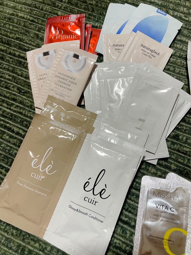 コスメ・化粧✨試供品のまとめ売り 24