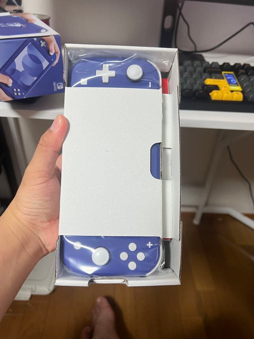 新品Nintendo Switch Lite ブルー本体