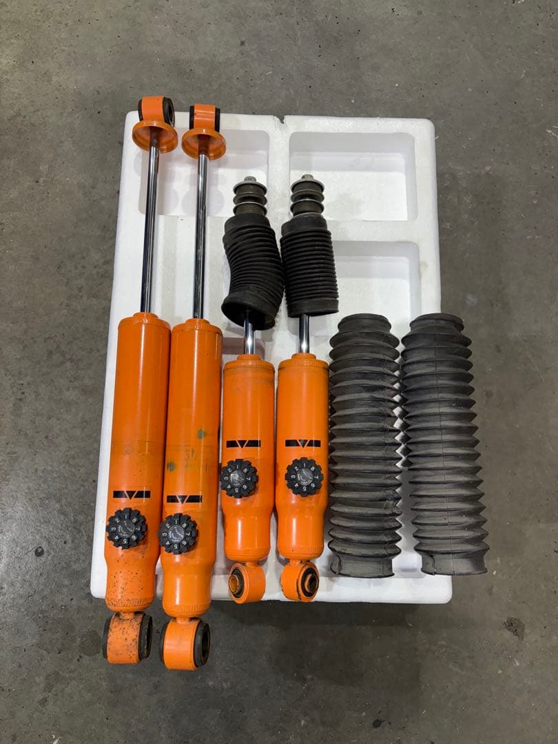 ハイエース 用ユーアイビークル コンフォートRショックアブソーバー中古取り外し品