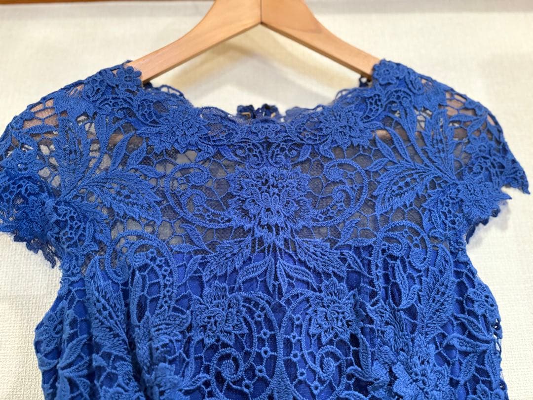 美品　TADASHI SHOJI 青レース ワンピース サイズUS4