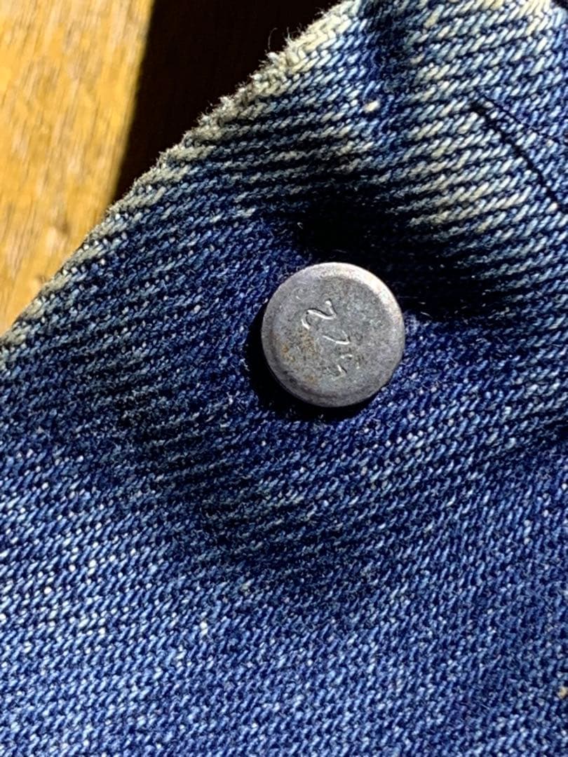 【安価】Levi's デニムジャケット　70505 0217 ケアタグ付き