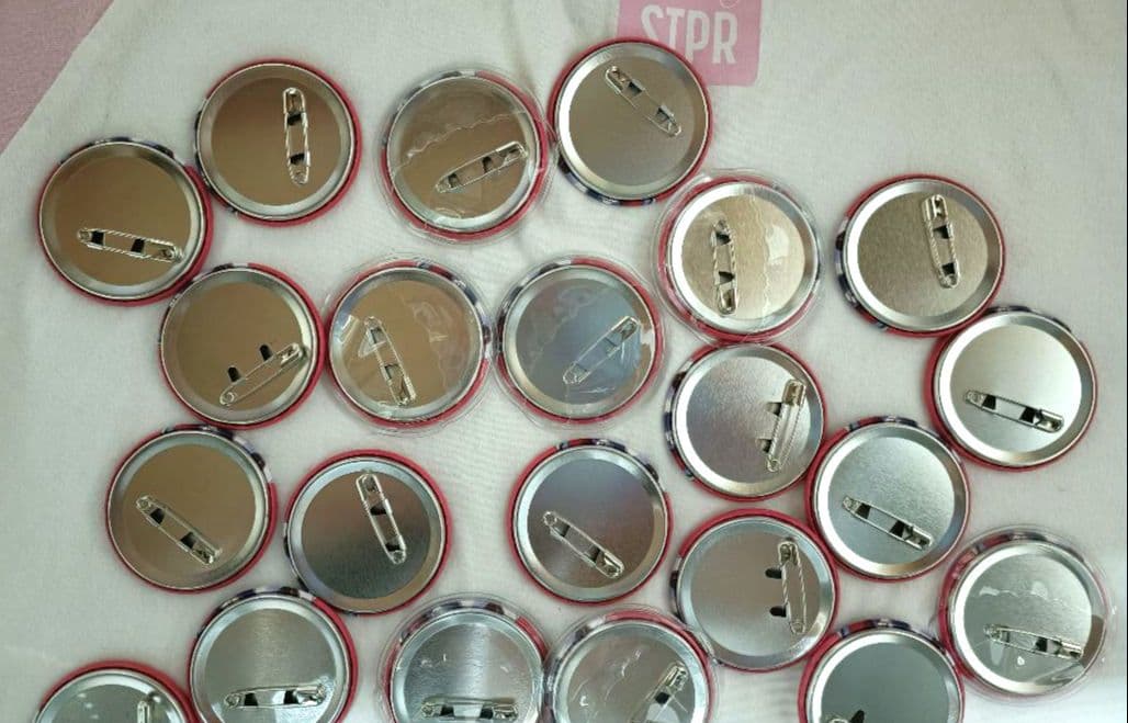 すとぷり　莉犬　缶バッチ　6周年缶バッチ　等身