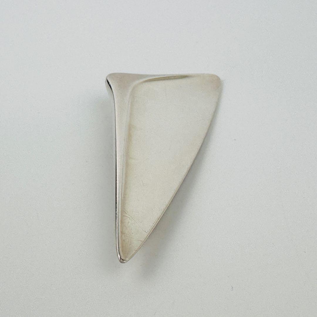 【クリーニング済】ジョージジェンセン シルバー925 三角形 ブローチ ロゴ