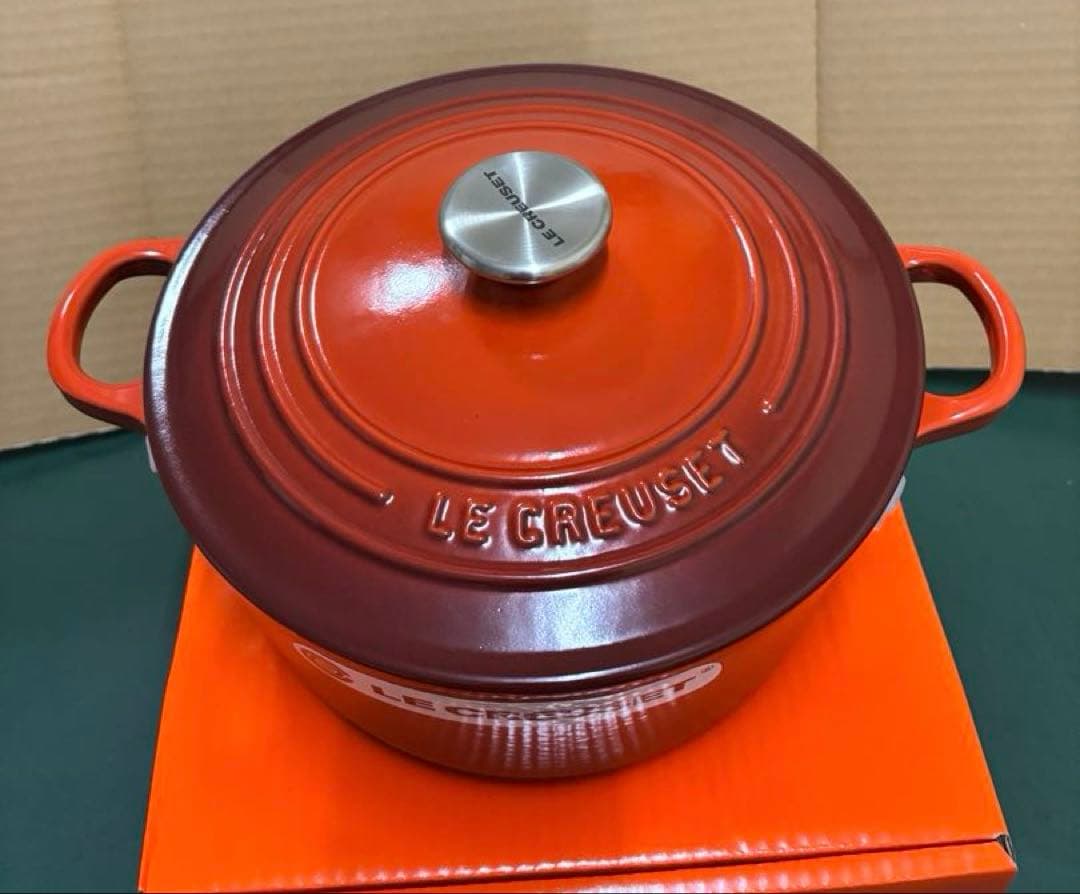 ルクルーゼ　ココット・ロンド 22cm カイエン　新品未使用品
