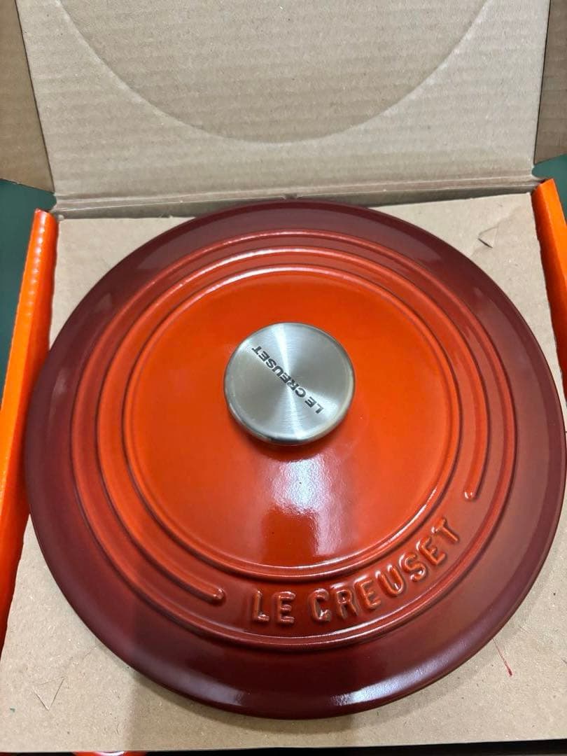 ルクルーゼ　ココット・ロンド 22cm カイエン　新品未使用品