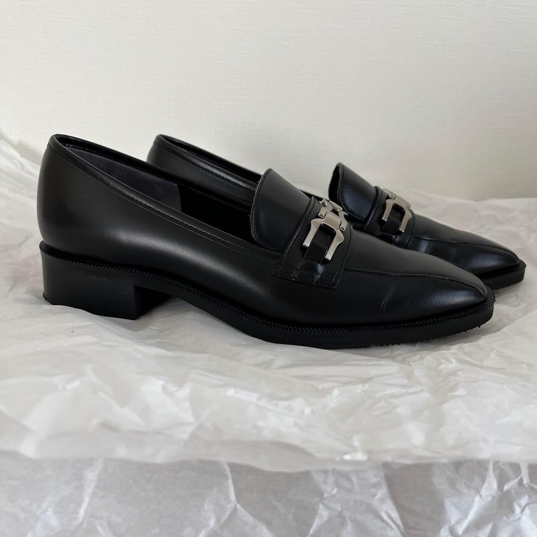 Diana ブラック ローファー メタルチェーン