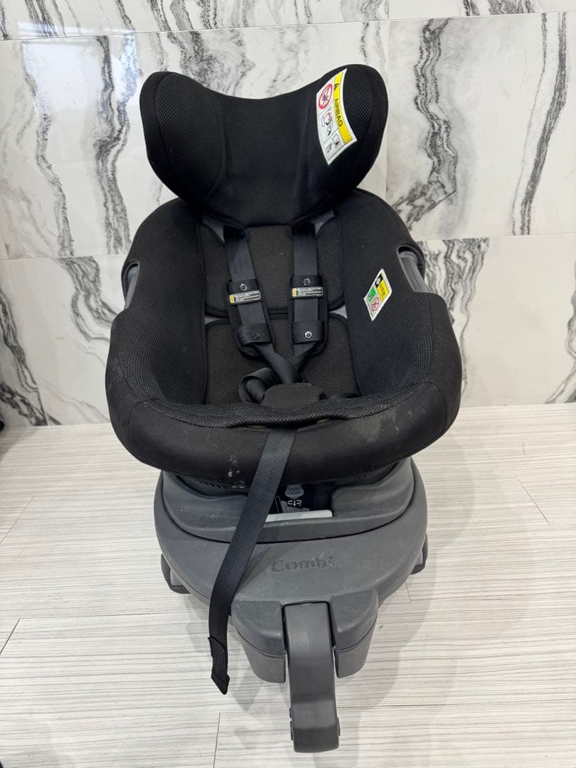 CombiTHE S ISOFIXエッグショック　チャイルドシート