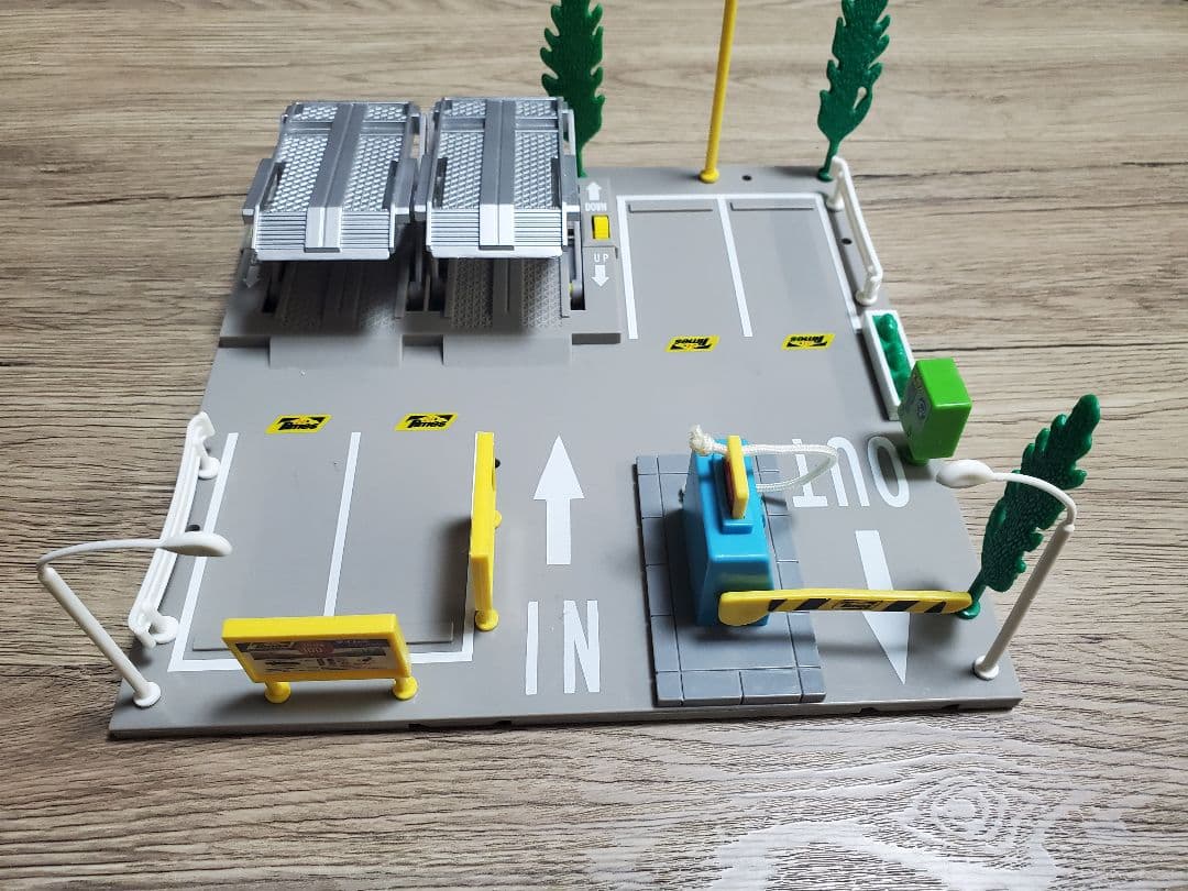 トミカタウン　郵便局　ローソン　ピザーラ　ミニストップ　TIMES　ジャンク品