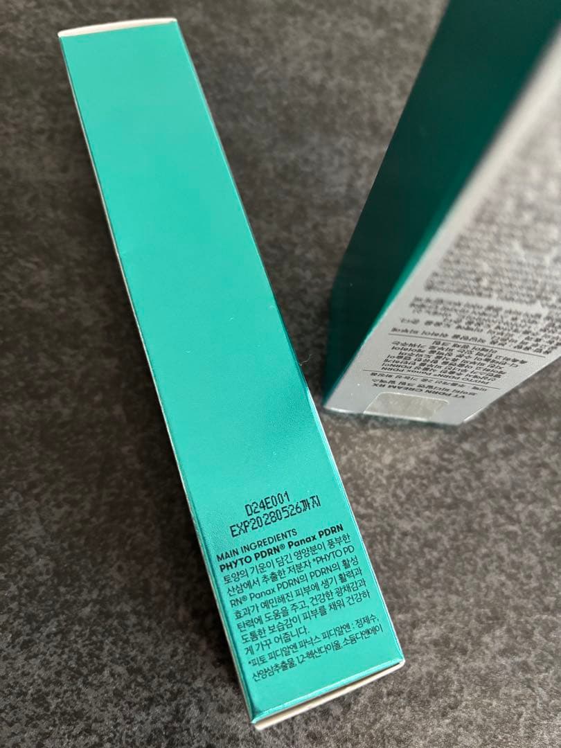 フェイスクリーム VT PDRN ESSENCE CREAM + REJUDERMA