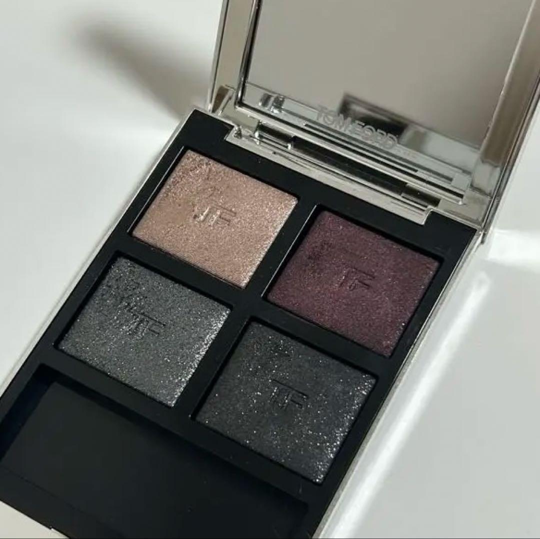 トムフォード　アイカラークォード　EXT01 バッドアス