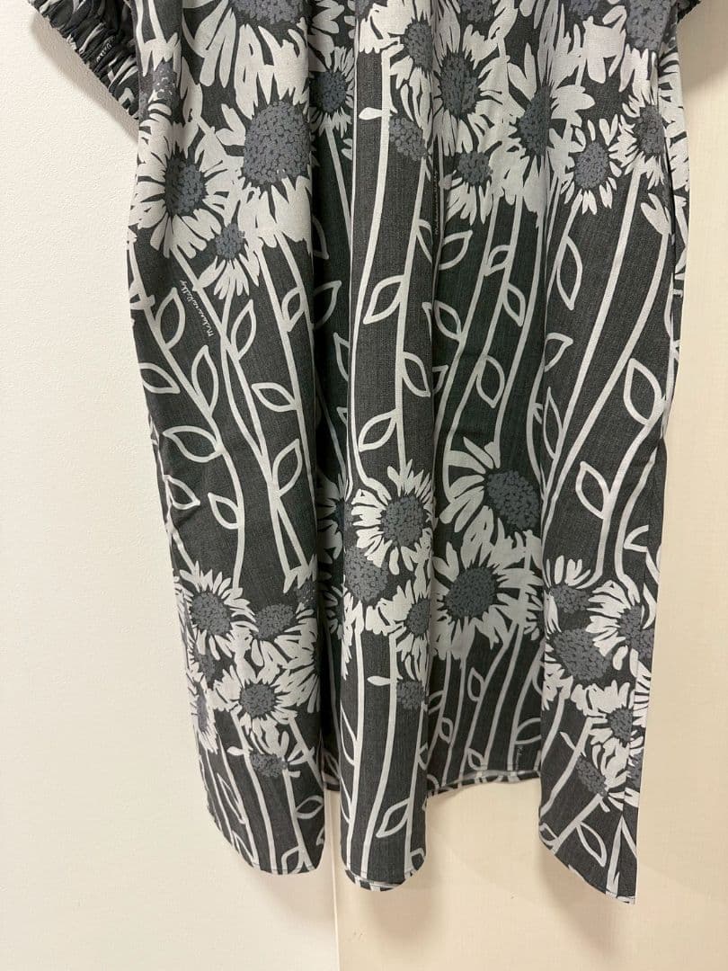 ク*ン様 Makana na Kathy ソレイユプリントワンピース ブラック