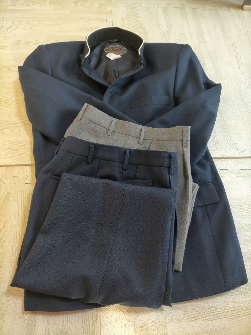 メンズ　スーツ　足立学園