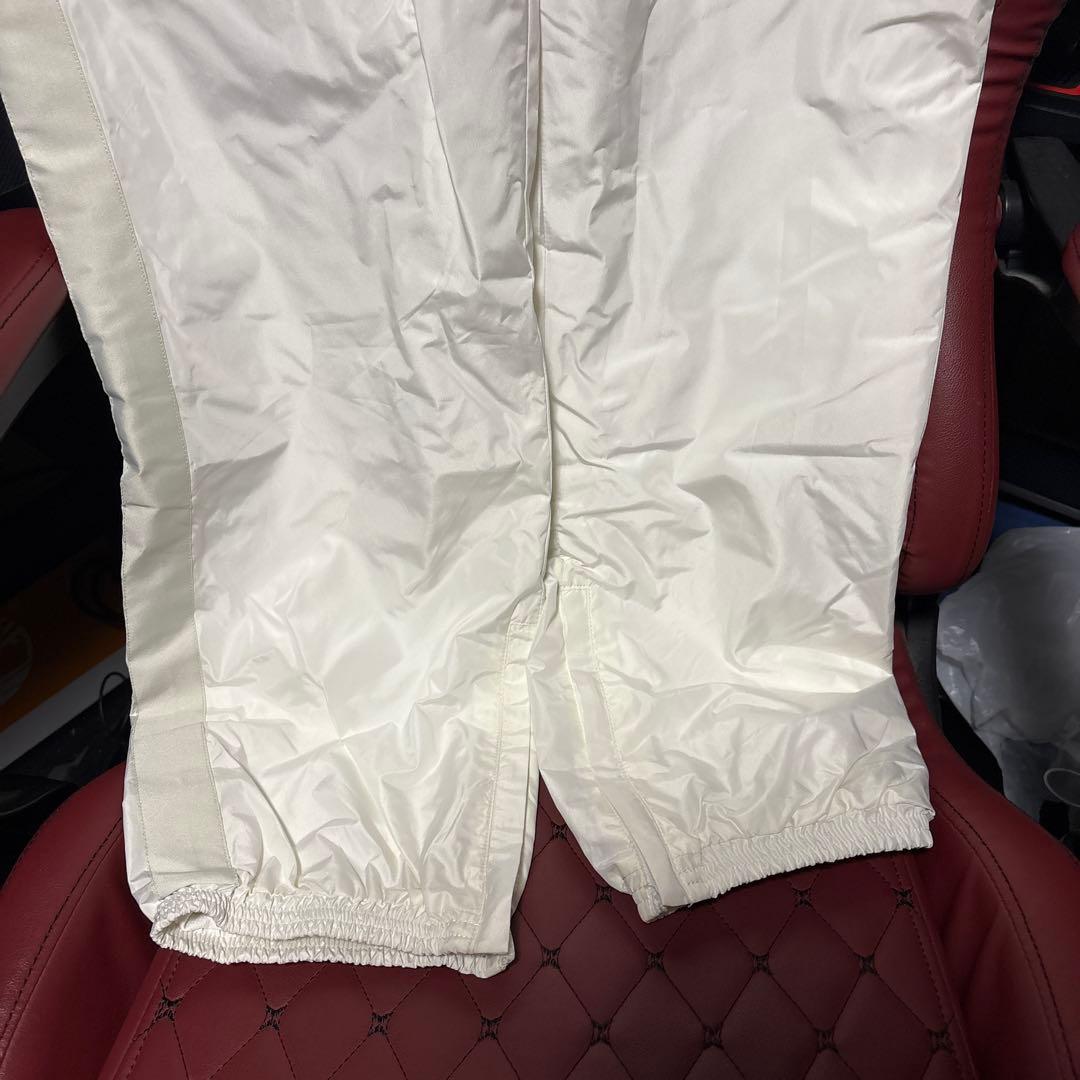 ホワイト ナイロン スノーボードウェア