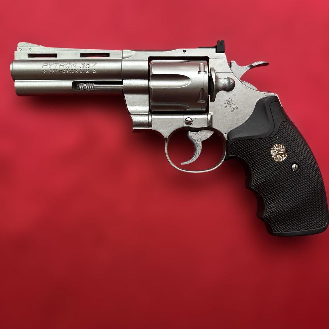 絶版　東京マルイ　コルトパイソン4インチシルバー　24連射ガスリボルバー