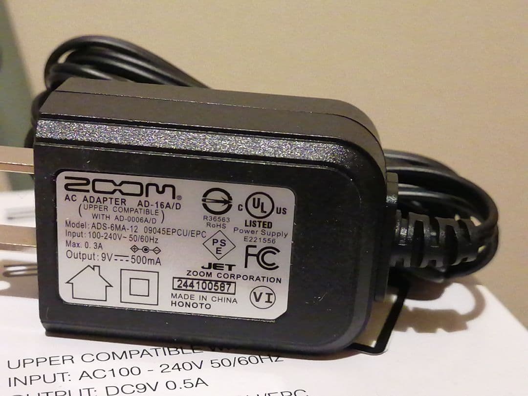 【新品・付属品完備】ZOOM G2 FOUR ギター用マルチエフェクター